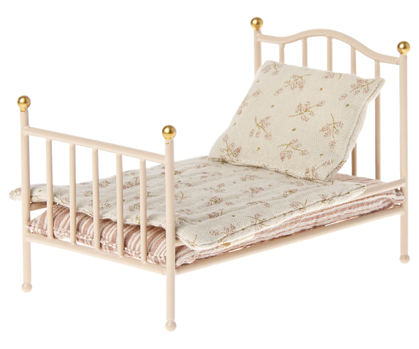 Vintage Bed | Rose