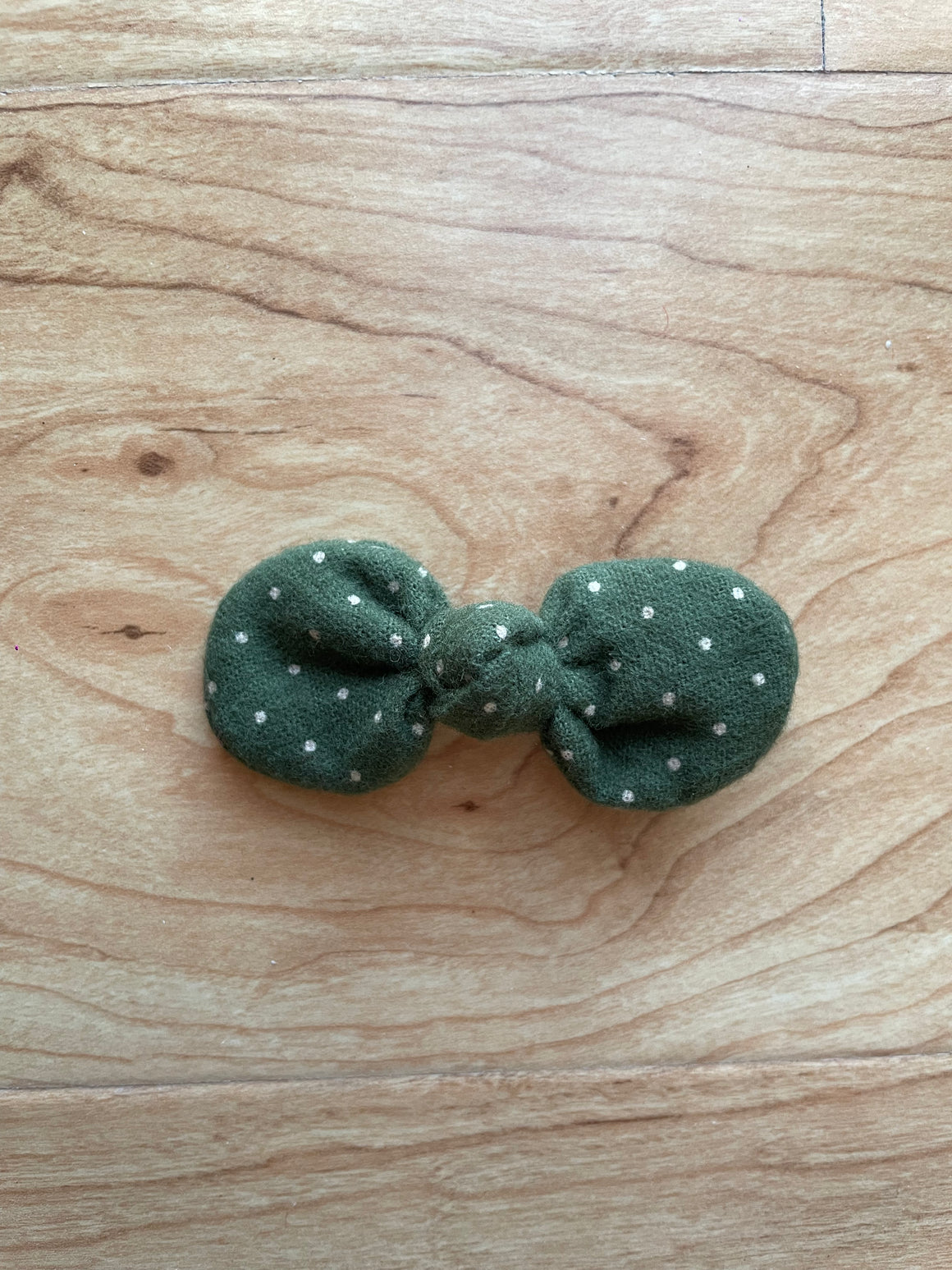 Peanut Bow | Polka Green