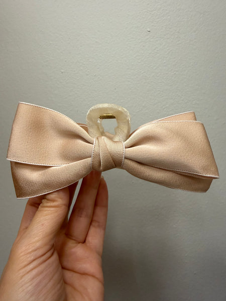 Claw Clip | Silk Nude Bow
