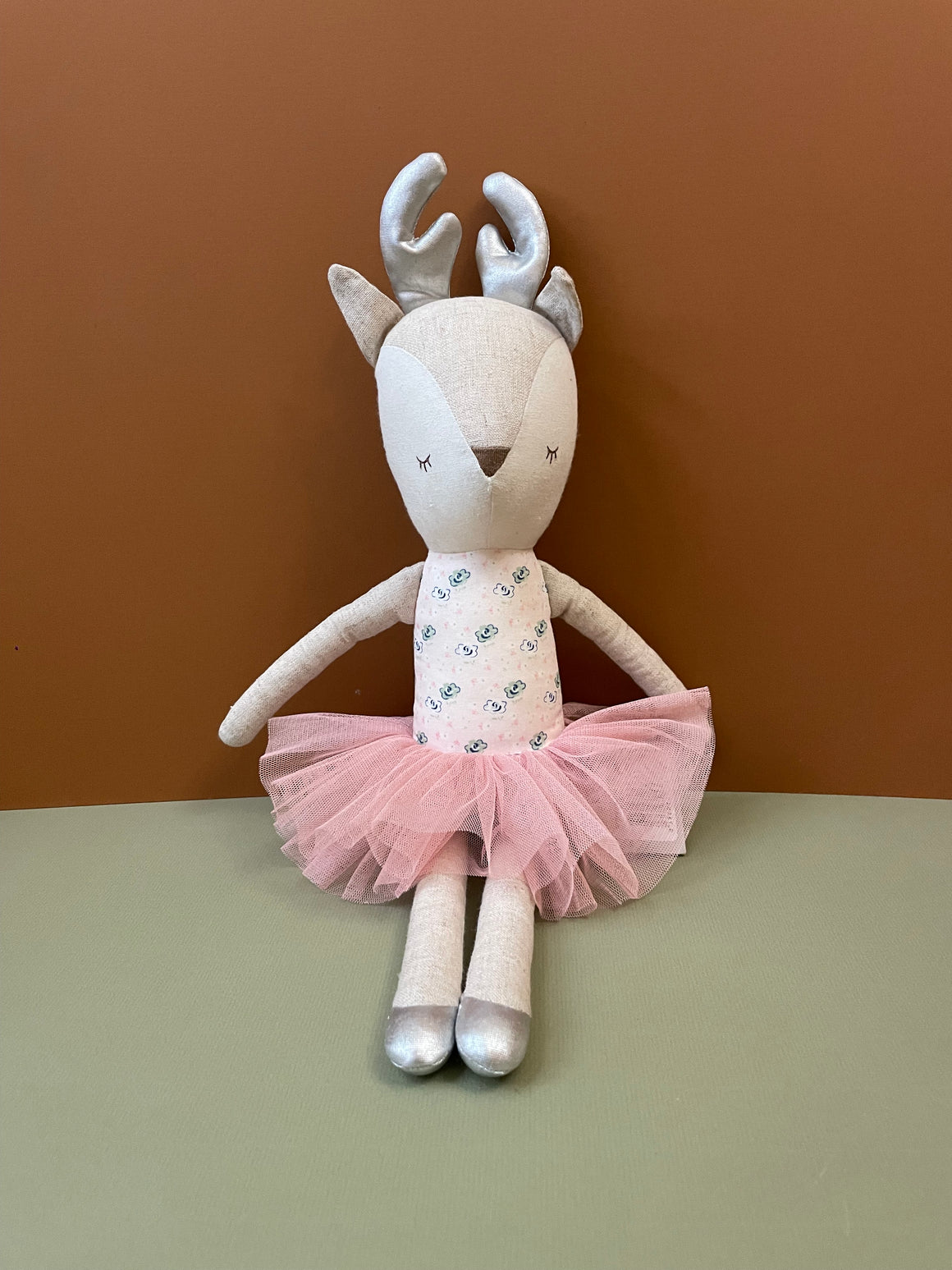 Ballerina Reindeer 17" | Pink Blush