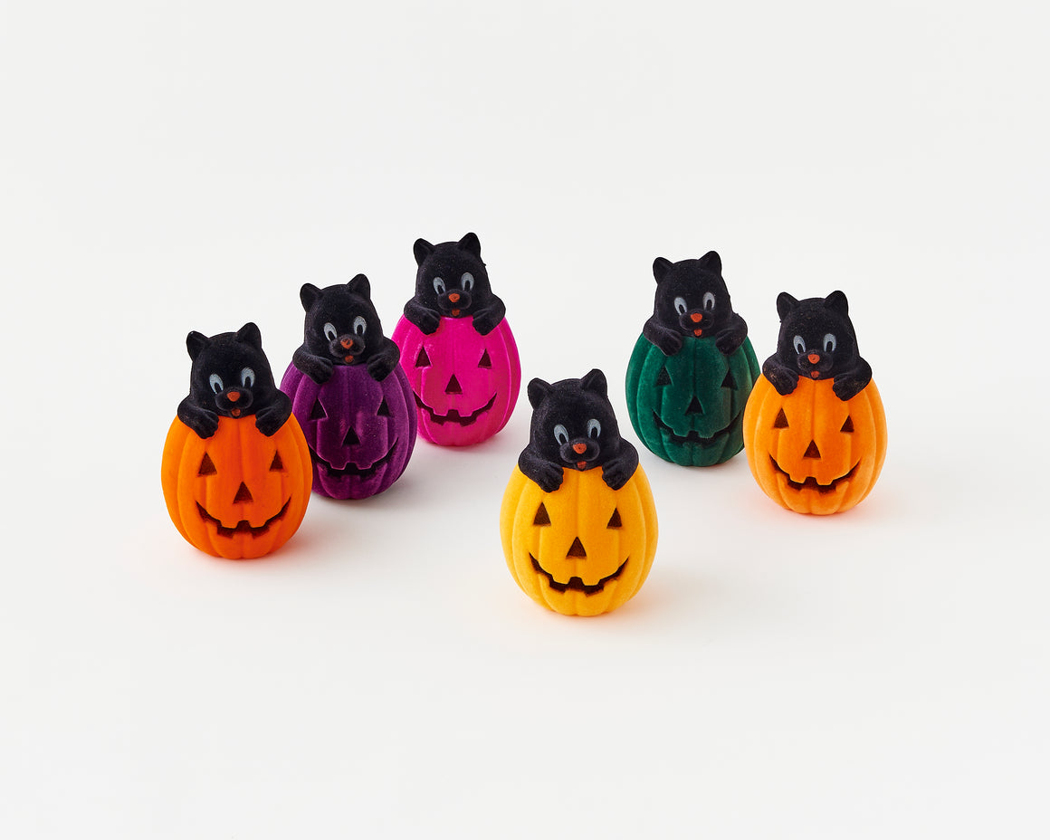 Cat In Pumpkin | PVC | 8"